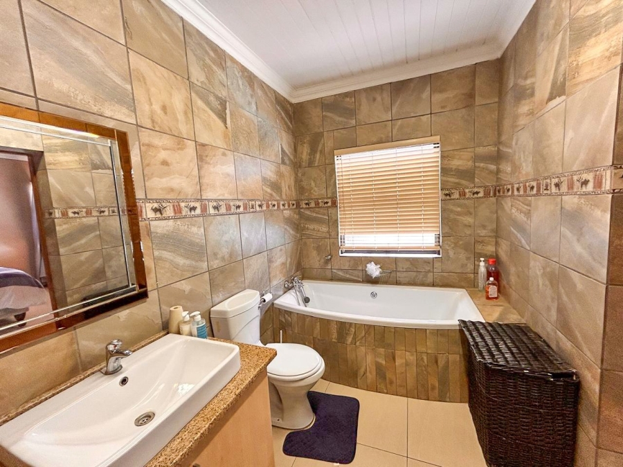 3 Bedroom Property for Sale in Vaal de Grace Golf Estate Free State